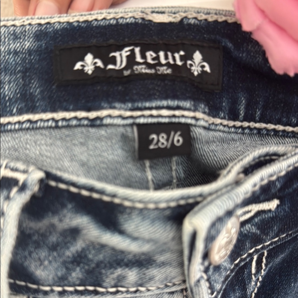 Boot cut Jean - Picture 9 of 12